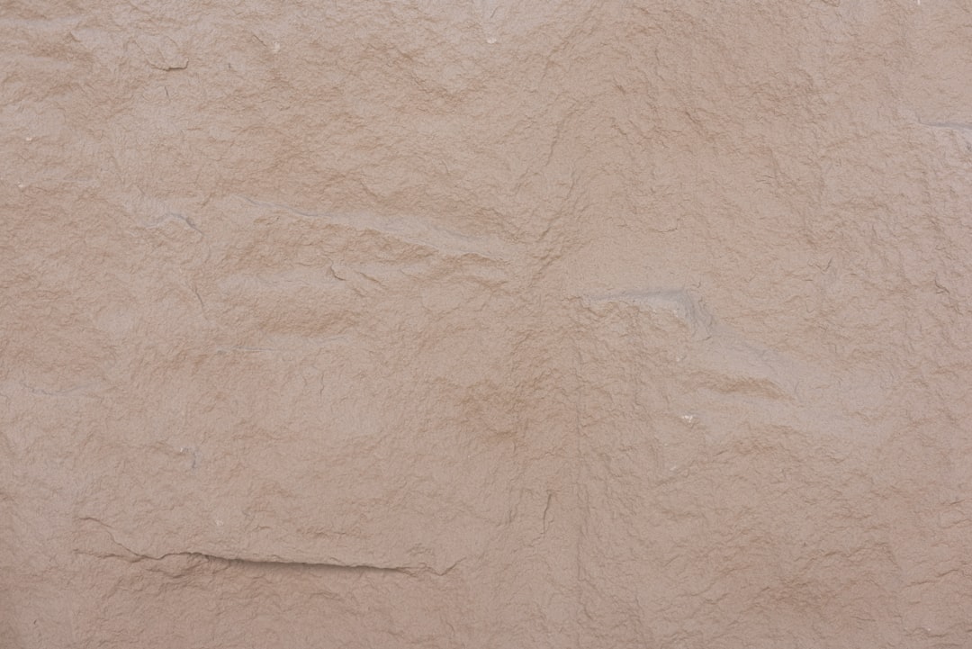 Sicherheit beim Transport: Ladungssicherungsmittel zur Anwendung im Pkw erklärt